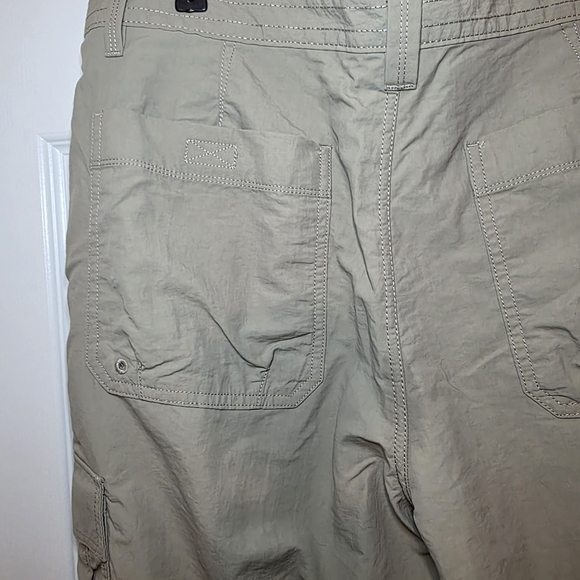 Eddie Bauer Shorts Adult 35 Beige Cargo Hiking Outdoors Pockets Mens - Picture 7 of 10